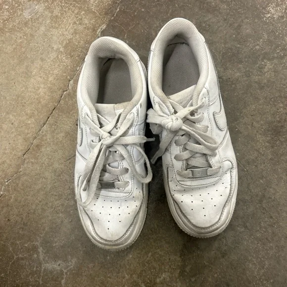 Nike air force one White Nike Sneakers - Picture 4 of 6